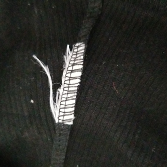 Vintage Couture Size M V-Neck Shear Short Sleeve T-Shirt - Picture 8 of 10